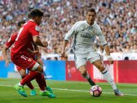 南宫-阿扎伦卡在G2比赛中最后时刻胜出，反败为胜引发热议！上演精彩一战(阿扎伦卡最新消息)