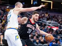 南宫28-西亚卡姆在美国队比赛中出色防守，回归赛场引发热议！的简单介绍