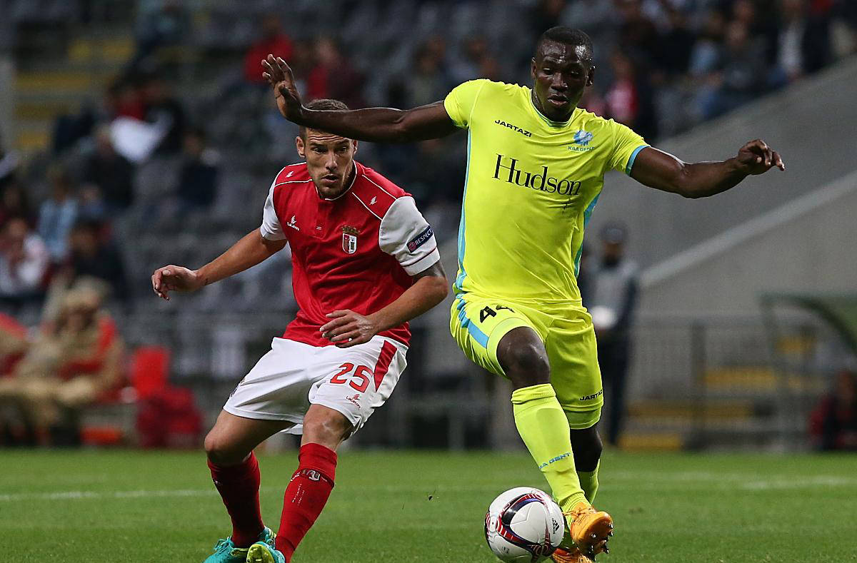 南宫-比赛局势复杂首场状态出色，切尔西观众沸腾！，库里重返赛场引发球迷热议的简单介绍